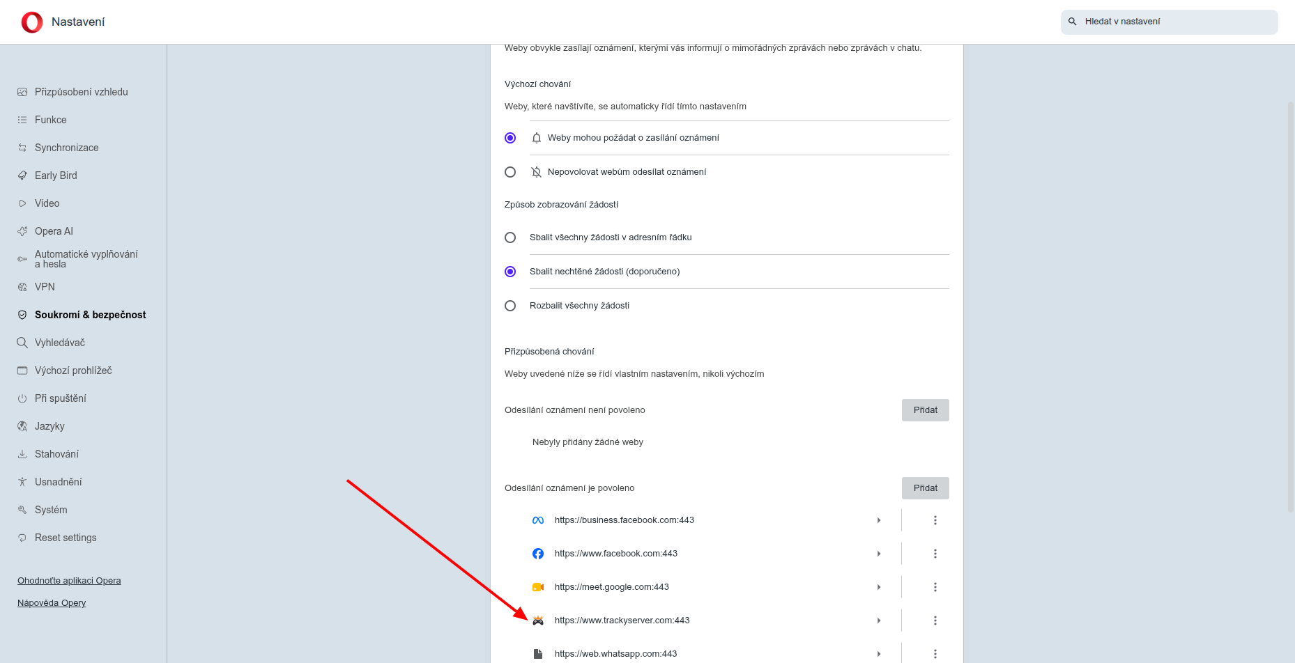 Reklamní trackyserver.com v Opeře, najdeme ho v opera://settings/content/notifications