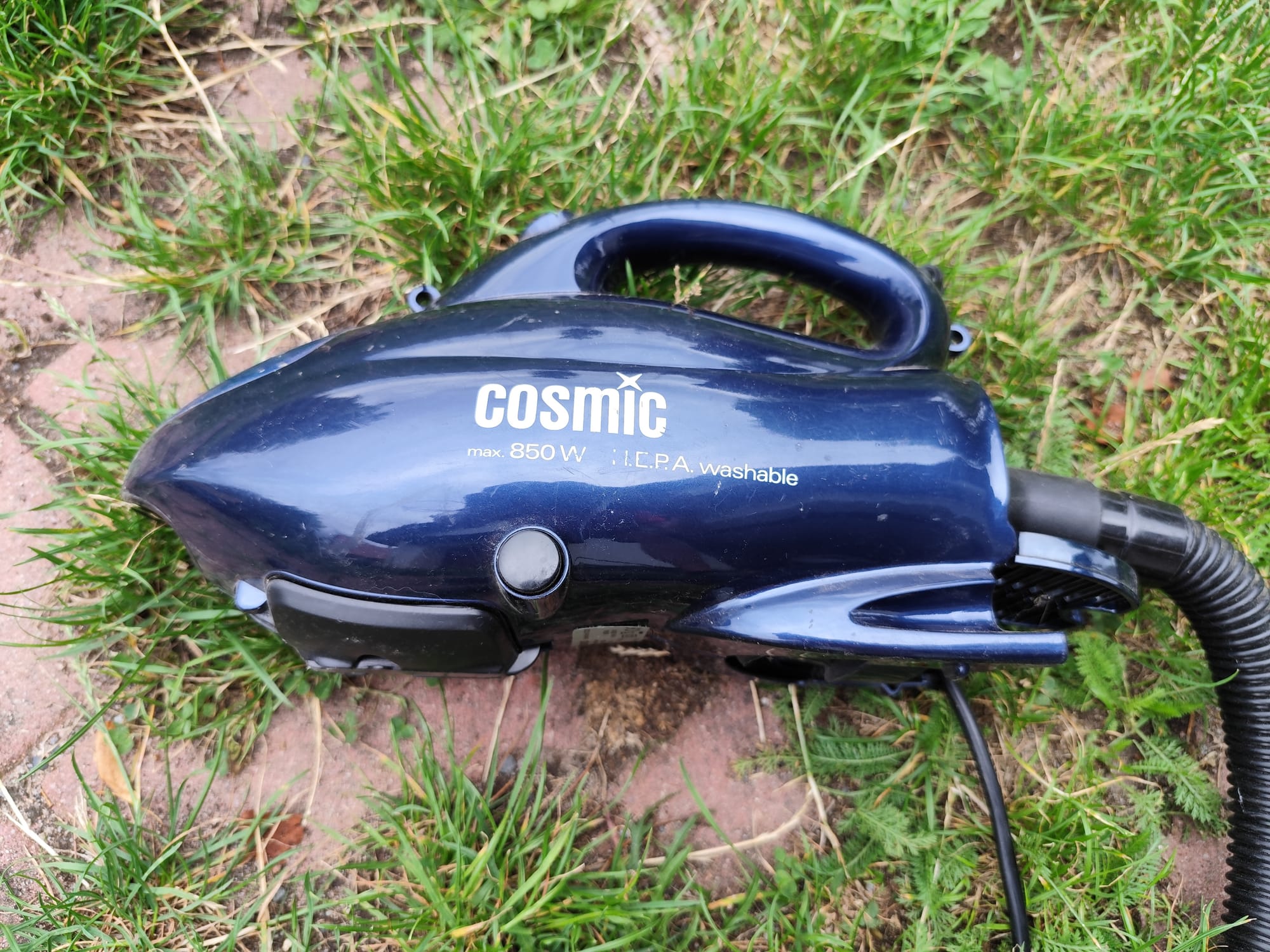 Můj vysavač COSMIC s vyfukováním v zadní části