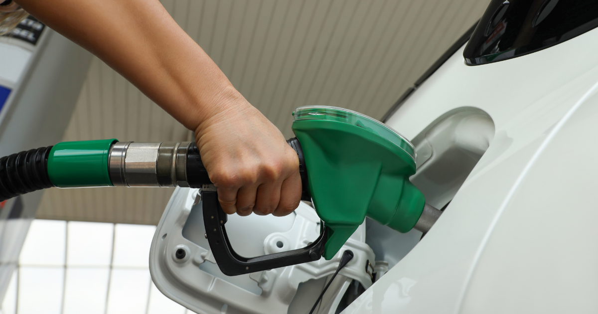 Polsko snižuje ceny benzínu a zavádí stropy, dělá to dobře