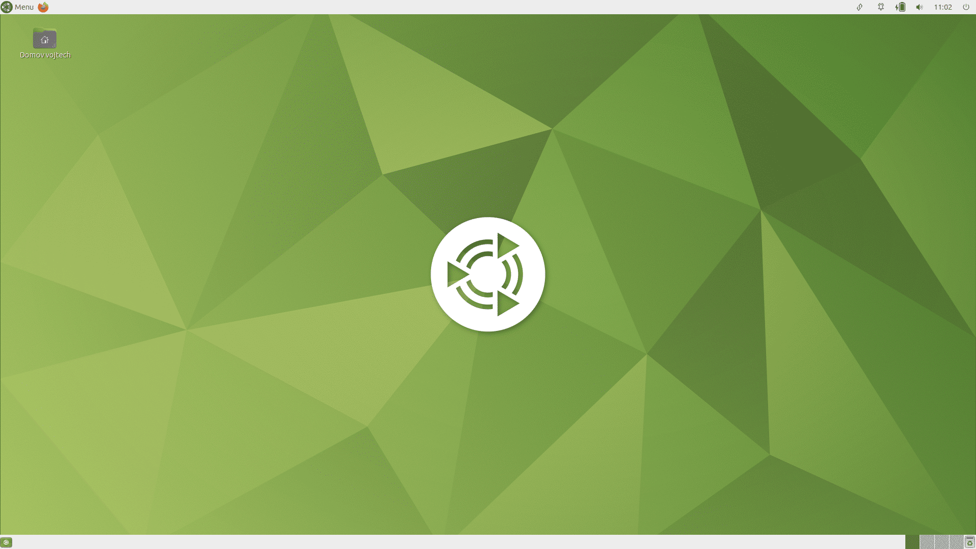 Snimek vychozi plochy Ubuntu Mate